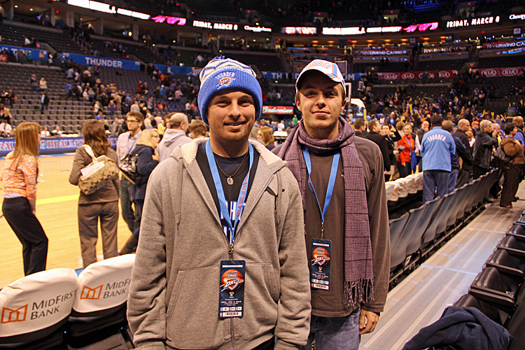 boys at thunder game