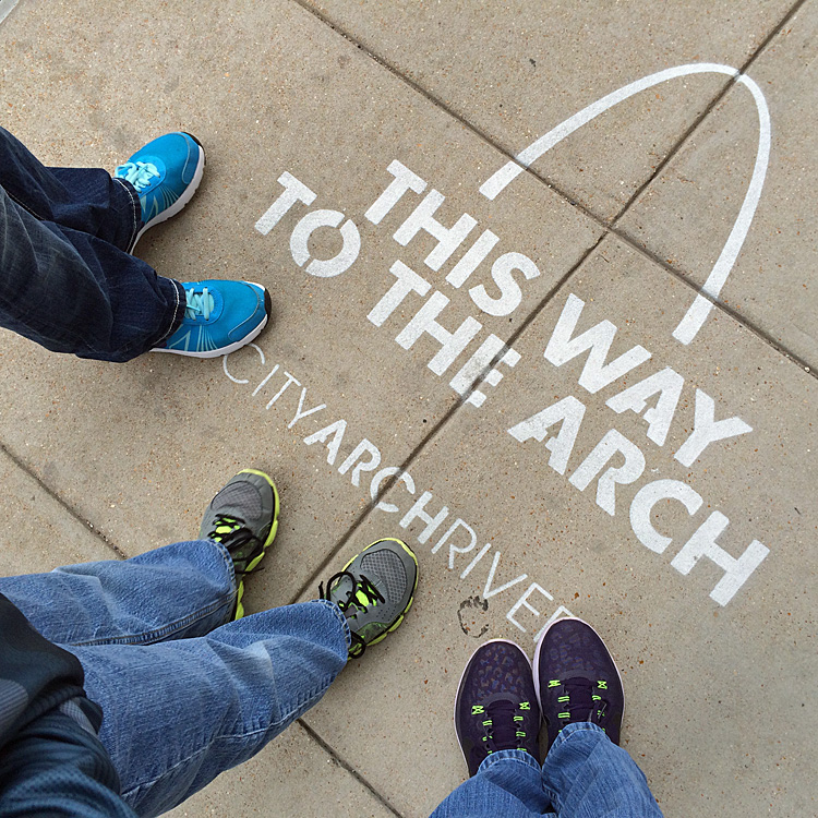 this way to arch